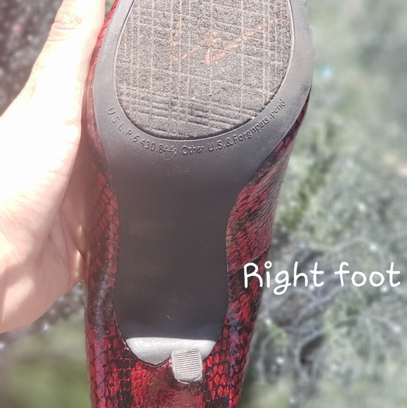 Red/Black Snake Skin Pointed Heels - Picture 12 of 13